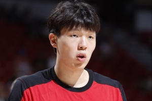 媒體人：隊友們眼里真有楊瀚森 球刷刷往手里遞 首輪秀就是不一樣