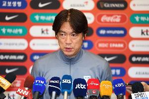 韓國(guó)隊(duì)主帥：短時(shí)間內(nèi)提升球員水平很難，將從慘敗中吸取教訓(xùn)