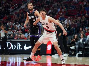 媒體人：楊瀚森是CBA最佳防守球員 來(lái)到NBA卻很難有效控制犯規(guī)