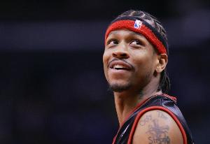 艾弗森：當我有錢后就幫襯身邊的朋友 你不給錢有人就開始質(zhì)疑你