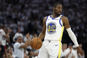 媒體人：庫(kù)明加確實(shí)一言難盡 艾頓的比賽特色和東契奇完美契合