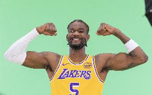 這是開竅了！艾頓出戰(zhàn)26分鐘 8中6高效砍14分8板5助2斷1帽！