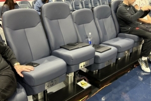 人性化改造！奇才替補席新增可調(diào)節(jié)高度座椅 利于球員放松狀態(tài)