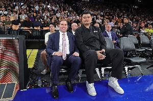 獨(dú)行俠老板：明年中國(guó)賽繼續(xù)在澳門(mén)舉行 對(duì)陣雙方是火箭和獨(dú)行俠