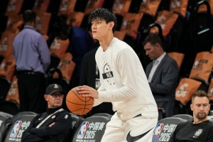 網(wǎng)媒：曾凡博發(fā)展聯(lián)盟簽約權(quán)轉(zhuǎn)移至長(zhǎng)島籃網(wǎng) 第3個(gè)雙向名額仍空缺