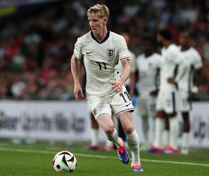 戈登：想成為世界頂級邊鋒我還有很多工作要做，我不害怕競爭