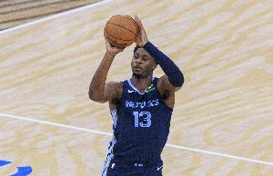 復(fù)出找找感覺！賈倫-杰克遜20中7&三分9中3拿17分 另有2板1助1帽