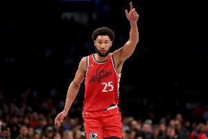 帕金斯：西蒙斯現在就像草叢里的死鳥 連經紀人都沒了哪還有隊要