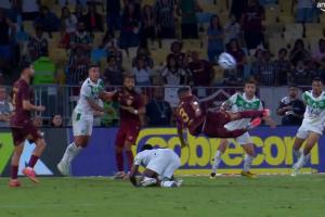 還能戰(zhàn)??41歲中衛(wèi)蒂亞戈-席爾瓦98分鐘絕殺！凌空側(cè)鉤雜耍進球