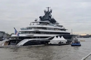 身價(jià)110億鎊！太陽報(bào)：富勒姆老板3.4億鎊游艇被發(fā)現(xiàn)停在泰晤士河