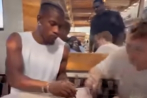 大快朵頤！勇士隊聚餐吃烤肉 追夢&巴特勒&小佩頓在列