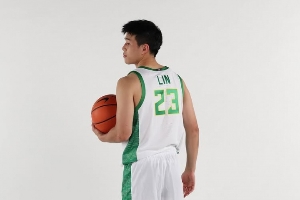 身披23號(hào)！林葳曬俄勒岡大學(xué)定妝照：沖??！俄勒岡鴨！