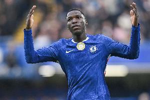 新晉世一腰！凱塞多半場(chǎng)僅1丟球權(quán)助藍(lán)軍3球完勝，1億身價(jià)后腰第1