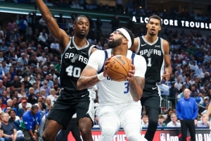 文班這我能防住？濃眉22分13板1助2斷1帽 被文班亞馬40分15板打爆