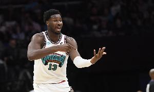 發(fā)揮不佳！小賈倫-杰克遜上半場6中3拿到9分 出現(xiàn)4次犯規(guī)4次失誤