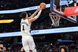 隊史第二位！文班揭幕戰(zhàn)砍至少30分10板 上一位是04年的鄧肯