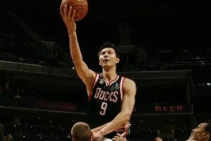 中國(guó)球員常規(guī)賽首秀表現(xiàn)如何？易建聯(lián)9分最高 強(qiáng)如姚明首戰(zhàn)0分2犯