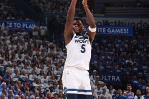 昨天是亞歷山大今天是愛德華茲 超級(jí)球星總有關(guān)鍵時(shí)刻的表現(xiàn)