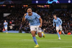 TA：10號(hào)位才是劉易斯最擅長(zhǎng)的位置，而非此前他踢過(guò)的右后衛(wèi)