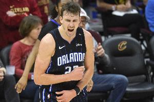 穩(wěn)定輸出！小瓦格納17中9拿下24分4板6助2斷