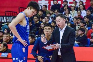 現場見證楊瀚森首秀！劉維偉：新賽季新開始新挑戰(zhàn) 陪你共成長