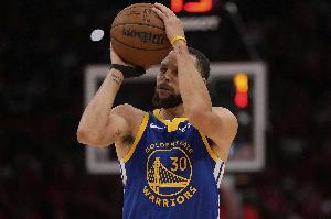 歷史不足10次罰球砍下40+場(chǎng)數(shù)榜：庫(kù)里51第一 喬丹第二 老詹第六