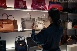 C羅3天工資而已……喬治娜公開私人豪華衣帽間 總價(jià)值達(dá)180萬美元