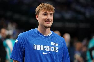 記者：現(xiàn)階段弗拉格更需要靠自己的體型優(yōu)勢(shì)去創(chuàng)造機(jī)會(huì)