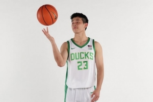 11投4中！俄勒岡大學(xué)主帥：林葳轉(zhuǎn)移球很棒 但他后來(lái)有點(diǎn)缺乏耐心