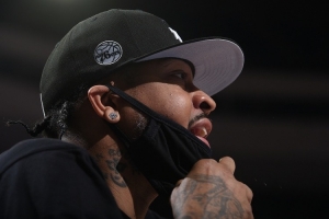 艾弗森：50歲的我現(xiàn)在只是投投籃 第二天醒來就不舒服了