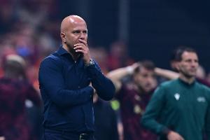 對手球迷嘲諷斯洛特將下課，記者：他面臨執(zhí)教利物浦以來最大考驗