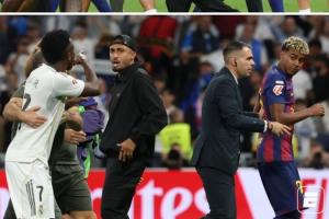 都是隊(duì)友...國(guó)家德比沖突，拉菲尼亞入場(chǎng)幫亞馬爾向維尼修斯出頭