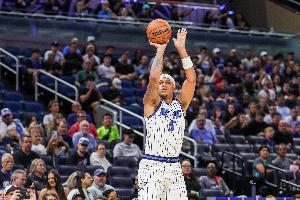 可惜空砍！班凱羅18中10&罰球11中11拿到32分7板5助 另有3帽