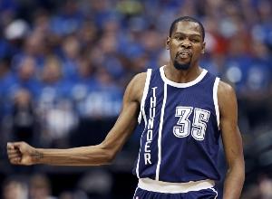 杜蘭特：在雷霆時(shí)我需像庫(kù)里那樣擠掩護(hù)/像科比單打/像LBJ打控衛(wèi)