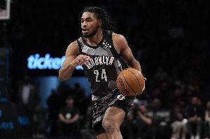 表現(xiàn)一般！托馬斯20中6&三分7中2拿到19分 另有1板3助1斷