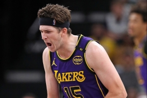 里夫斯開(kāi)季連續(xù)5場(chǎng)砍25+ 隊(duì)史第六人 自05年科比后首人