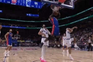 氣勢洶洶！斯圖爾特空切接康寧漢姆突破分球完成雙手暴扣