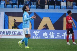 博主：今日英博陣容中沒有出現(xiàn)趙學斌的身影，他疑似出現(xiàn)拉傷