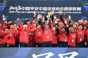 歷史重演or復仇成功？海港兩年前在大連人主場捧起中超冠軍獎杯