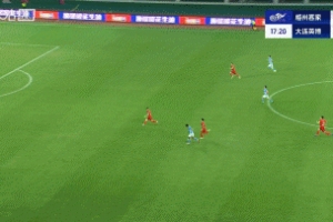 反客為主！楊銘銳冷靜扣過防守低射近角得手，大連1-0梅州