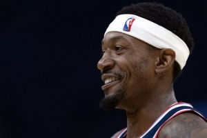 壓哨絕殺！比爾：萊昂納德投出了一個不可思議的投籃