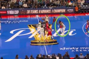 滿臉問(wèn)號(hào)？烏布雷與奎塔跳球 恩比德低頭與小白聊天