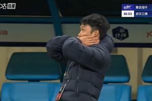 這球都沒進！賀慣絕佳機會踢偏海牛再逃一劫，鄧卓翔驚出表情包