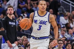 我都沒出手領先20分？貝恩上半場1中0沒有得分 僅得到3助1斷