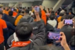 送保級對手提前降級！海牛球迷賽后退場時高喊“亞泰降級啦~”