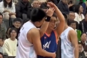 疑似親了趙繼偉？雷蒙：因?yàn)殛P(guān)系都很好 就會(huì)有一些小打小鬧