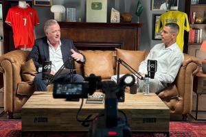 大的要來(lái)了！摩根預(yù)告C羅專訪：獨(dú)家片段今晚十點(diǎn)推出！