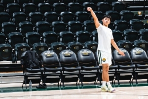 媒體人：趙維倫與NCAA的差距好大 回去訓(xùn)練場(chǎng)上得好好加油