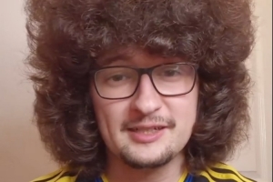 布朗談蓄發(fā)哥：不行就編個(gè)辮子吧，在英超五連勝可能比你想的更難