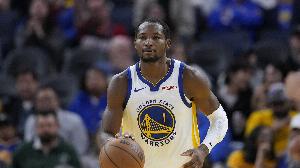 球鞋市場自由球員！庫明加連續(xù)兩場上腳歐文球鞋！